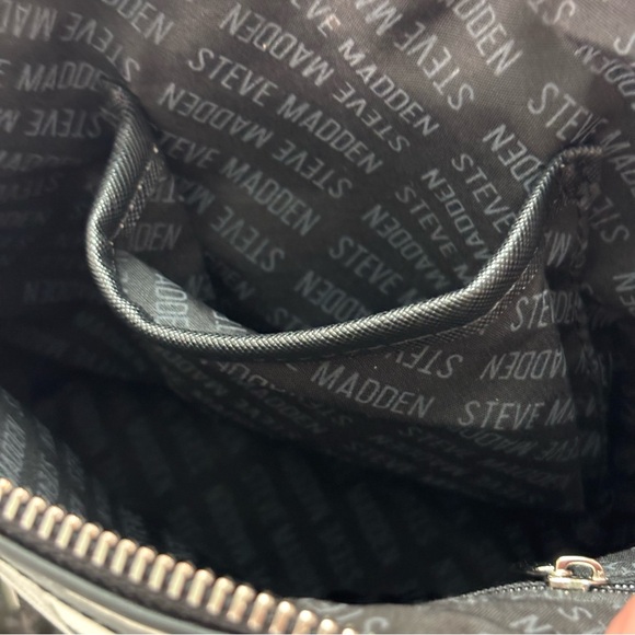 Steve Madden Black and White Floral Crossbody Bag - Picture 6 of 13